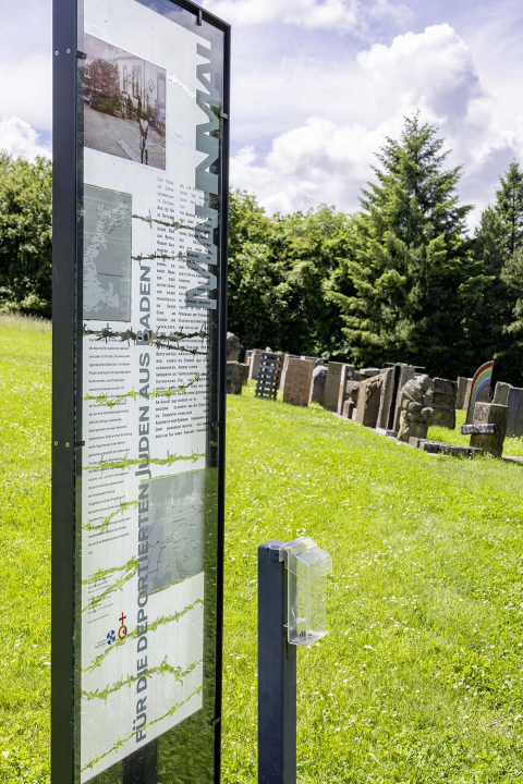 Gedenktafel für die deportierten aus Baden am Mahnmal Neckarzimmern