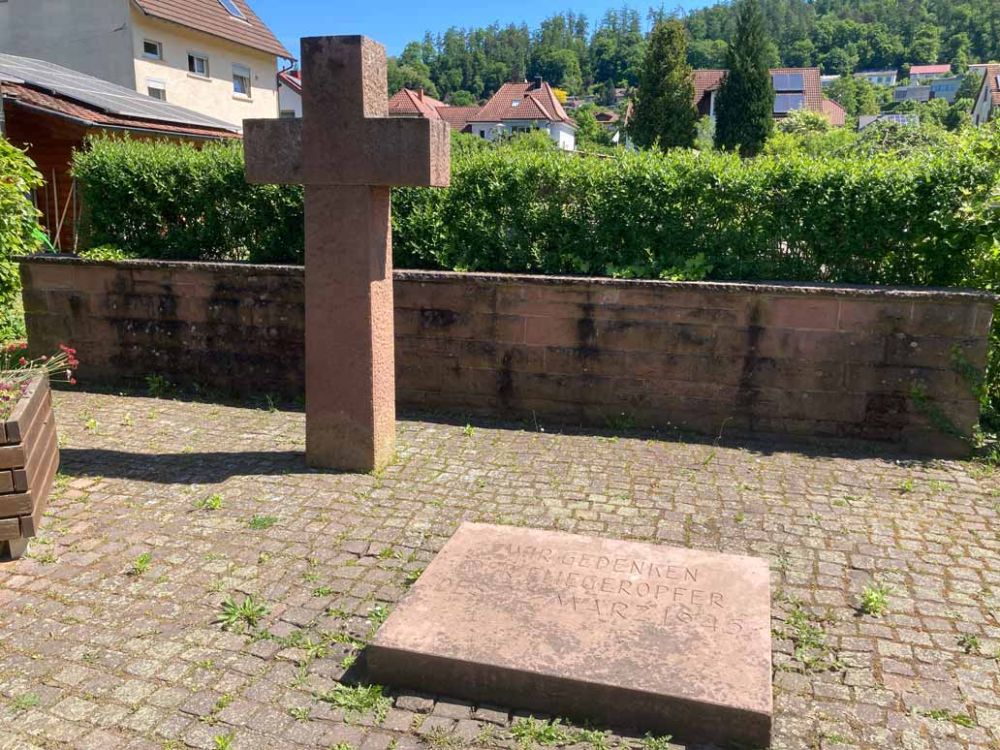 Ehrenmal im Ehrenfriedhof Neckargerach
