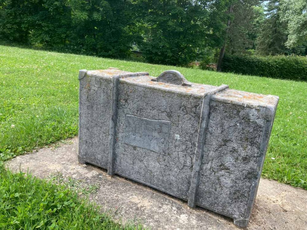 Mahmal Stein in Kofferform