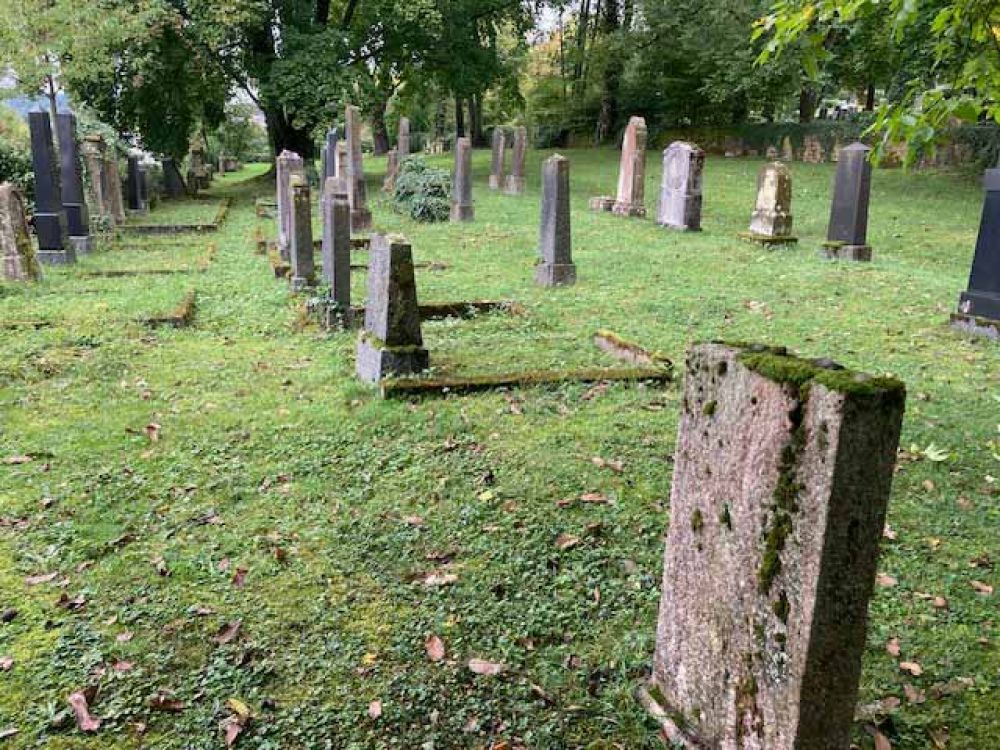Steine auf dem Jüdischen Friedhof Mosbach